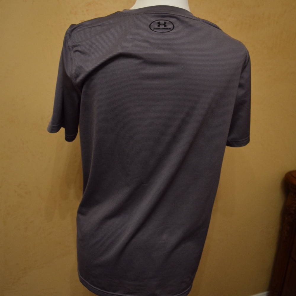 Under Armor boys T-Short - Picture 3 of 3